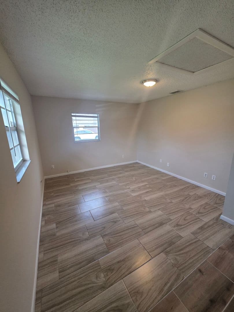 Ocala Apartment: 5111 SE 29th St.