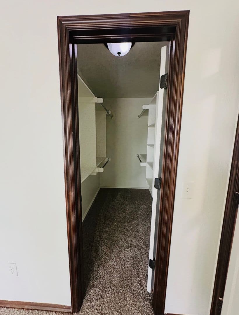 Newcastle House: 703 NE 21st Terrace
