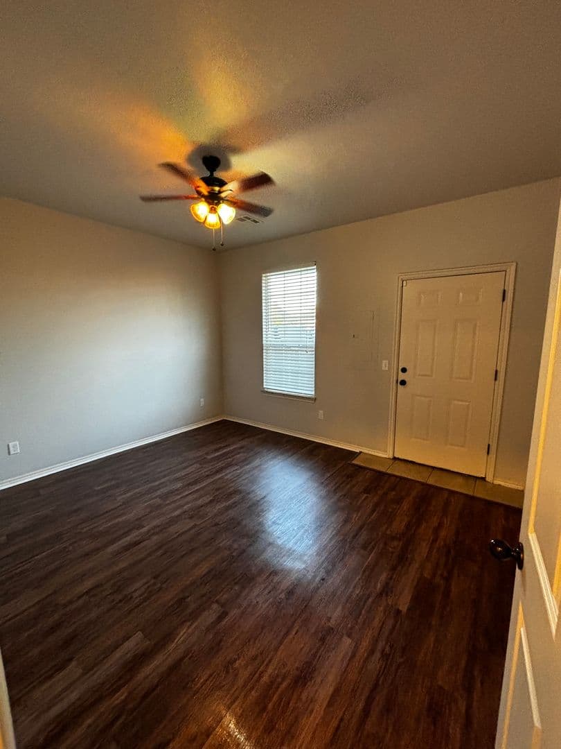 Yukon House: 1304 B Garden Gate Dr