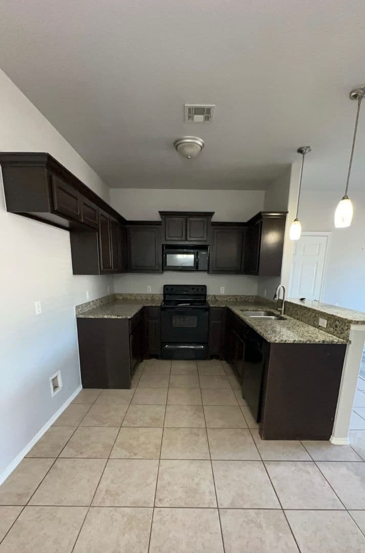 Newcastle House: 710 NE 20th Terrace