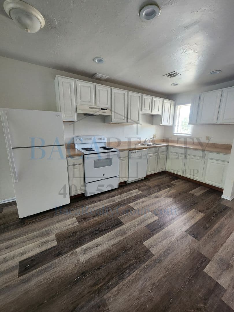 Norman Condo: 2258 Donna Drive