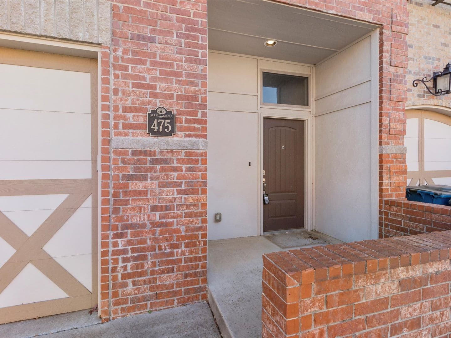 Edmond Townhome: 475 S Fretz Ave