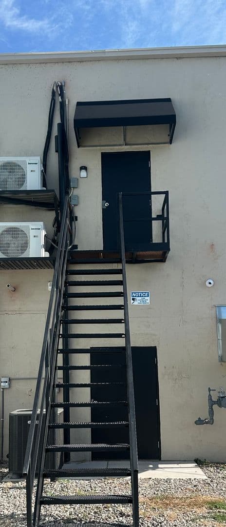 Lexington Apartment: 102 East Main St