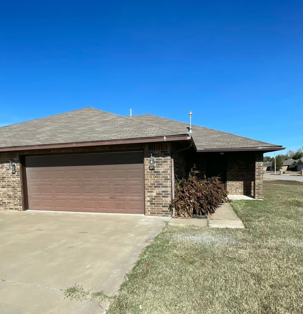 Newcastle House: 709 NE 21st Terrace