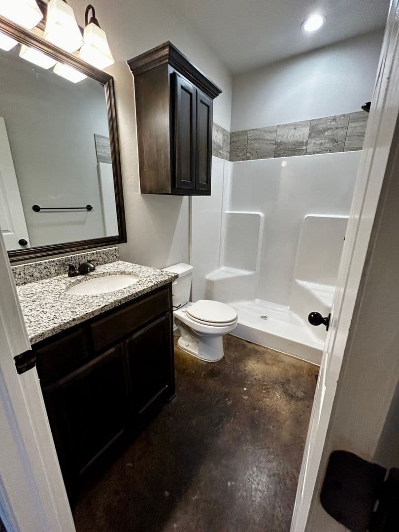 El Reno House: 1833 Cypress Lane