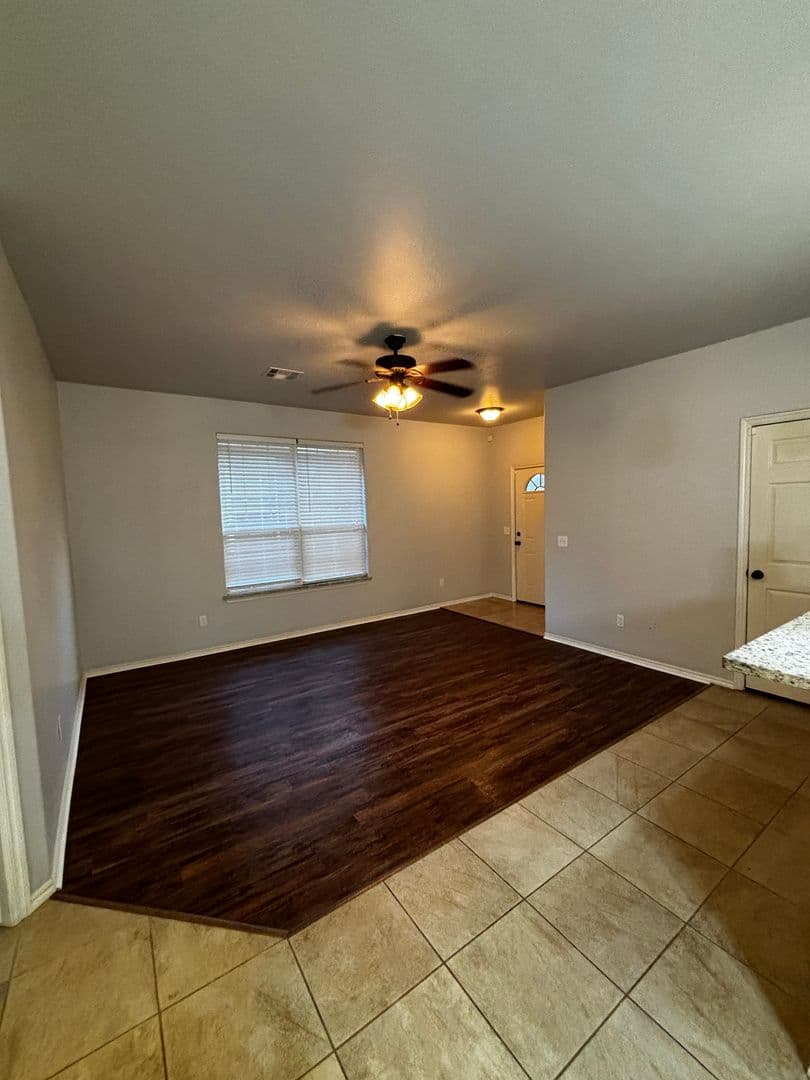 Yukon House: 1304 B Garden Gate Dr
