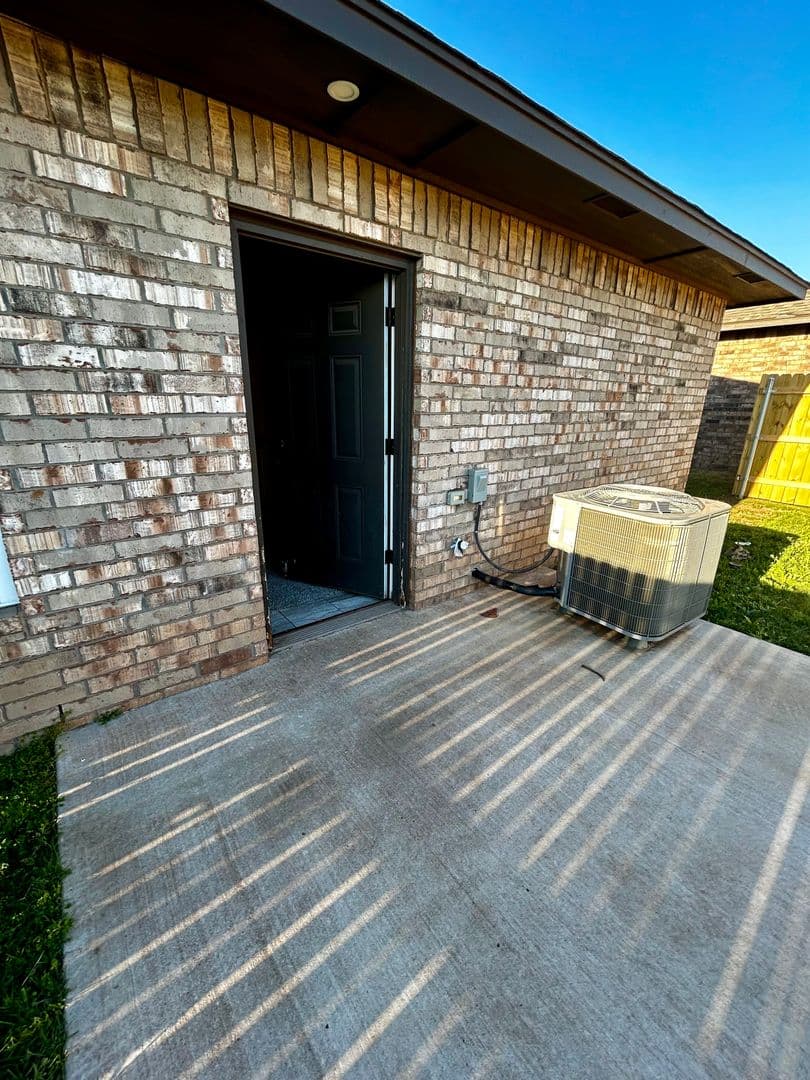 El Reno House: 1833 Cypress Lane