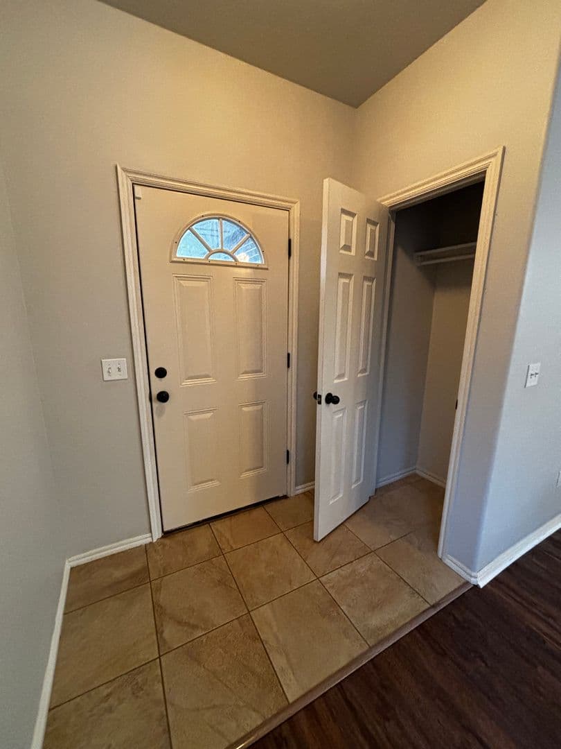 Yukon House: 1304 B Garden Gate Dr