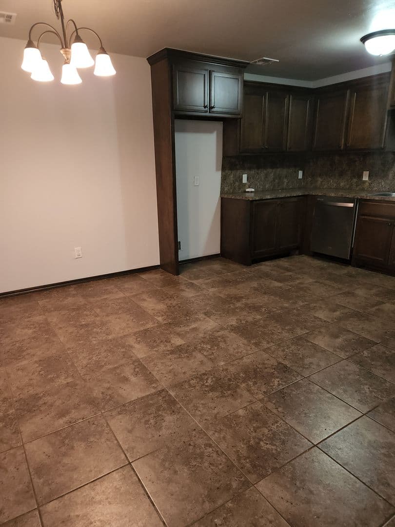 Newcastle House: 709 NE 21st Terrace