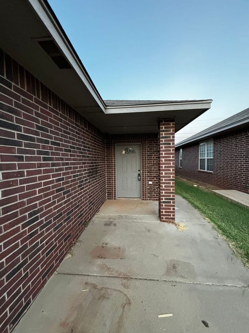 Yukon House: 1304 B Garden Gate Dr