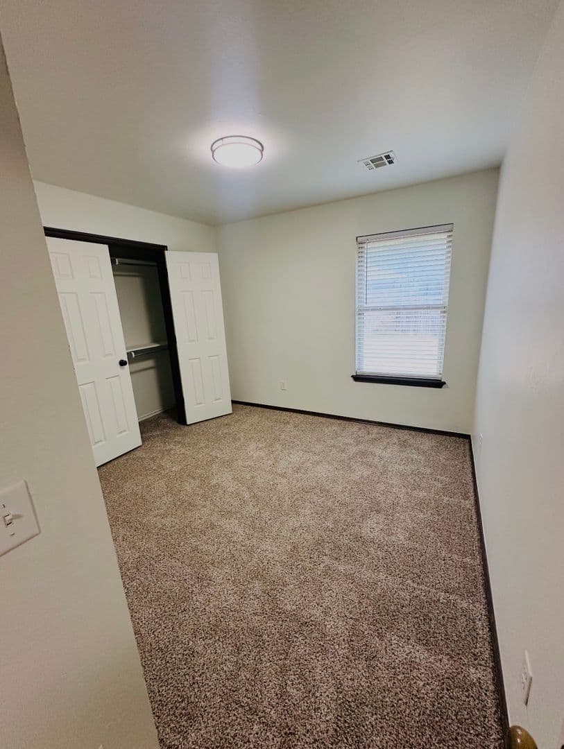 Newcastle House: 703 NE 21st Terrace