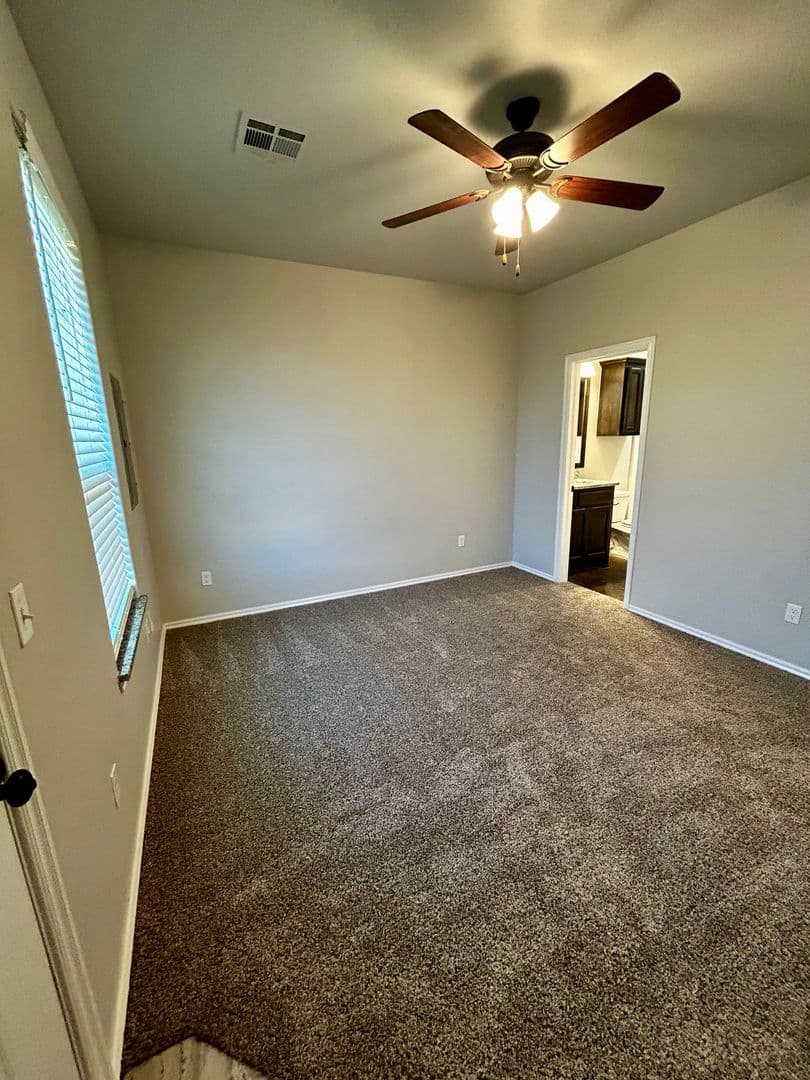 El Reno House: 1833 Cypress Lane