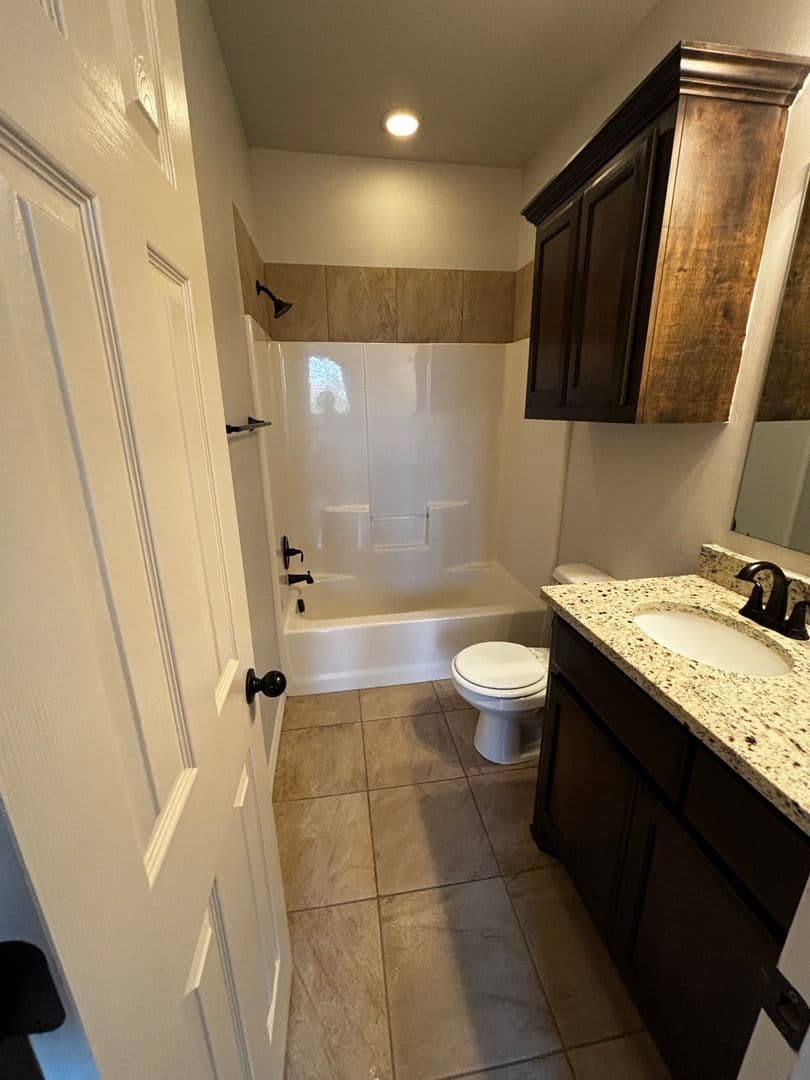 Yukon House: 1304 B Garden Gate Dr