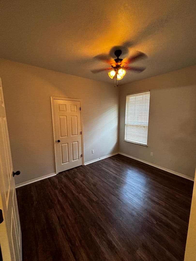 Yukon House: 1304 B Garden Gate Dr