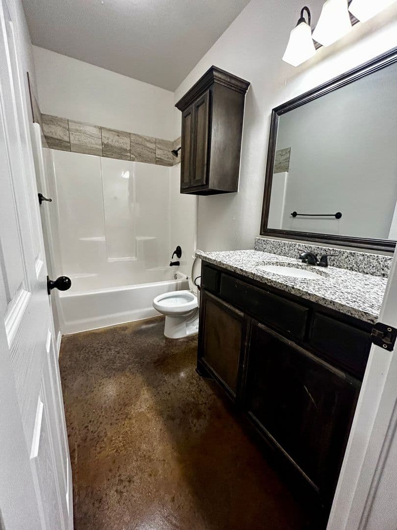 El Reno House: 1833 Cypress Lane