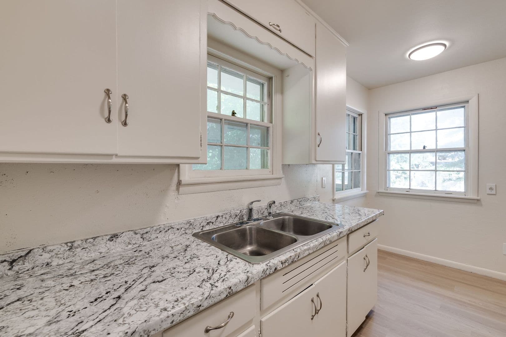 Oklahoma City House: 1501 SW 66th St