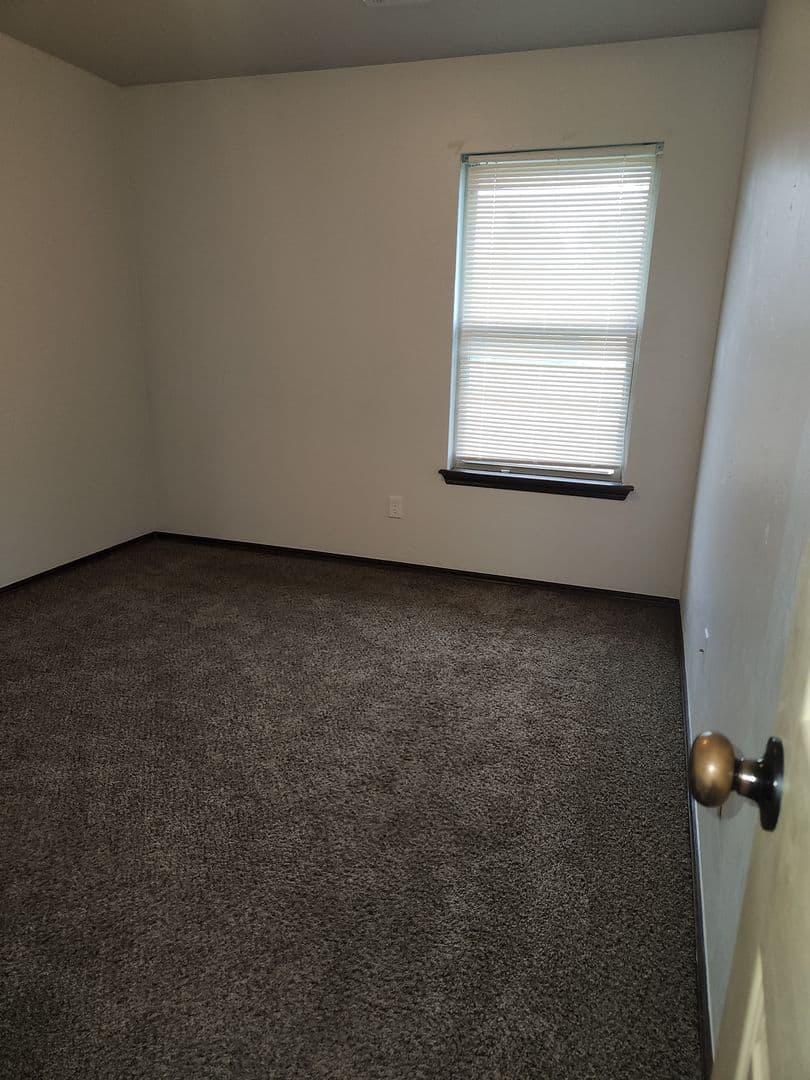Newcastle House: 709 NE 21st Terrace