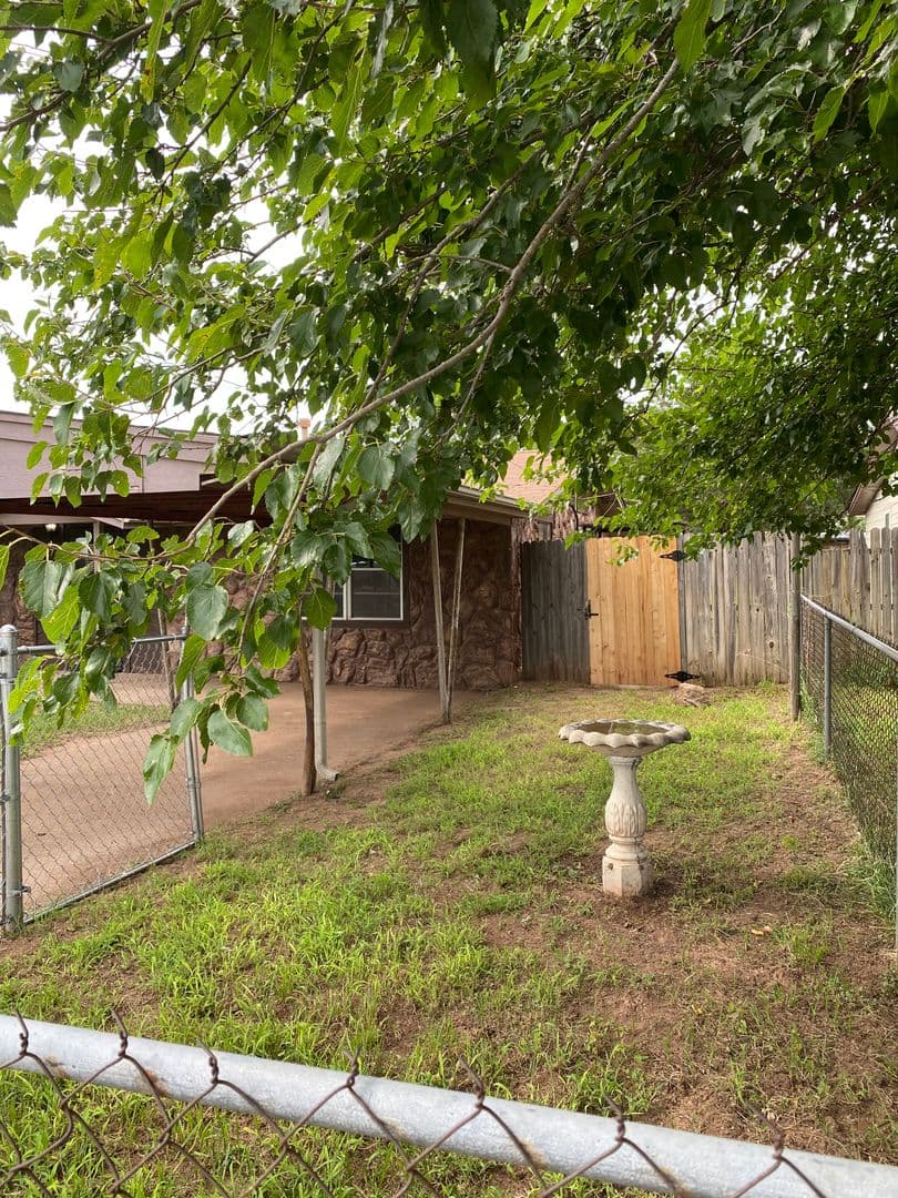 Purcell House: 827 W Brule Street