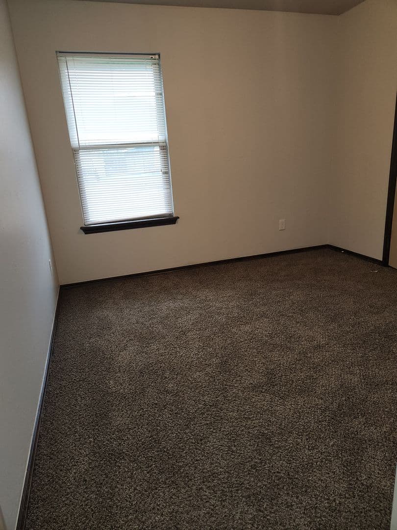 Newcastle House: 709 NE 21st Terrace
