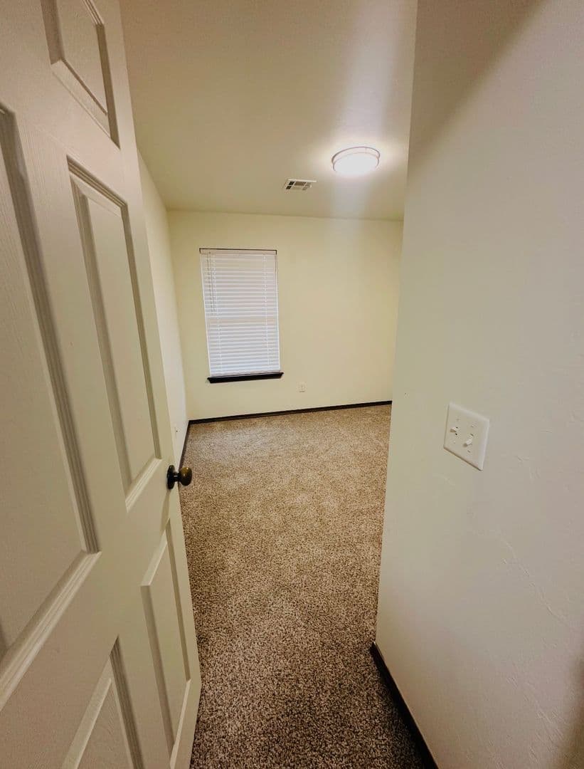 Newcastle House: 703 NE 21st Terrace
