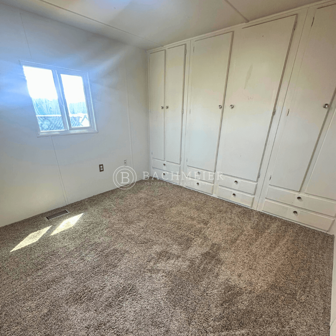 Pendleton Apartment: 2918 NE Riverside