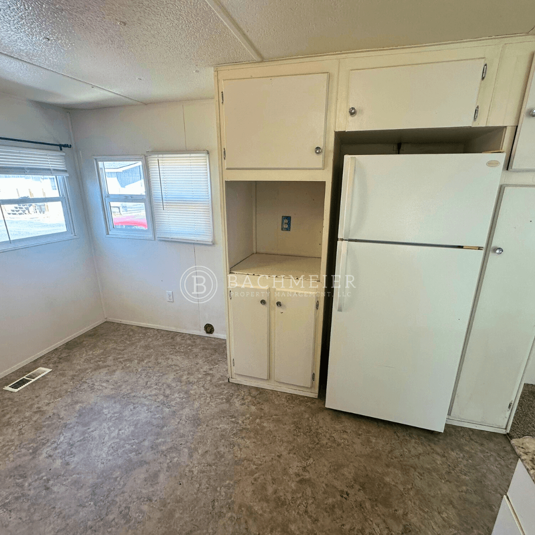 Pendleton Apartment: 2918 NE Riverside