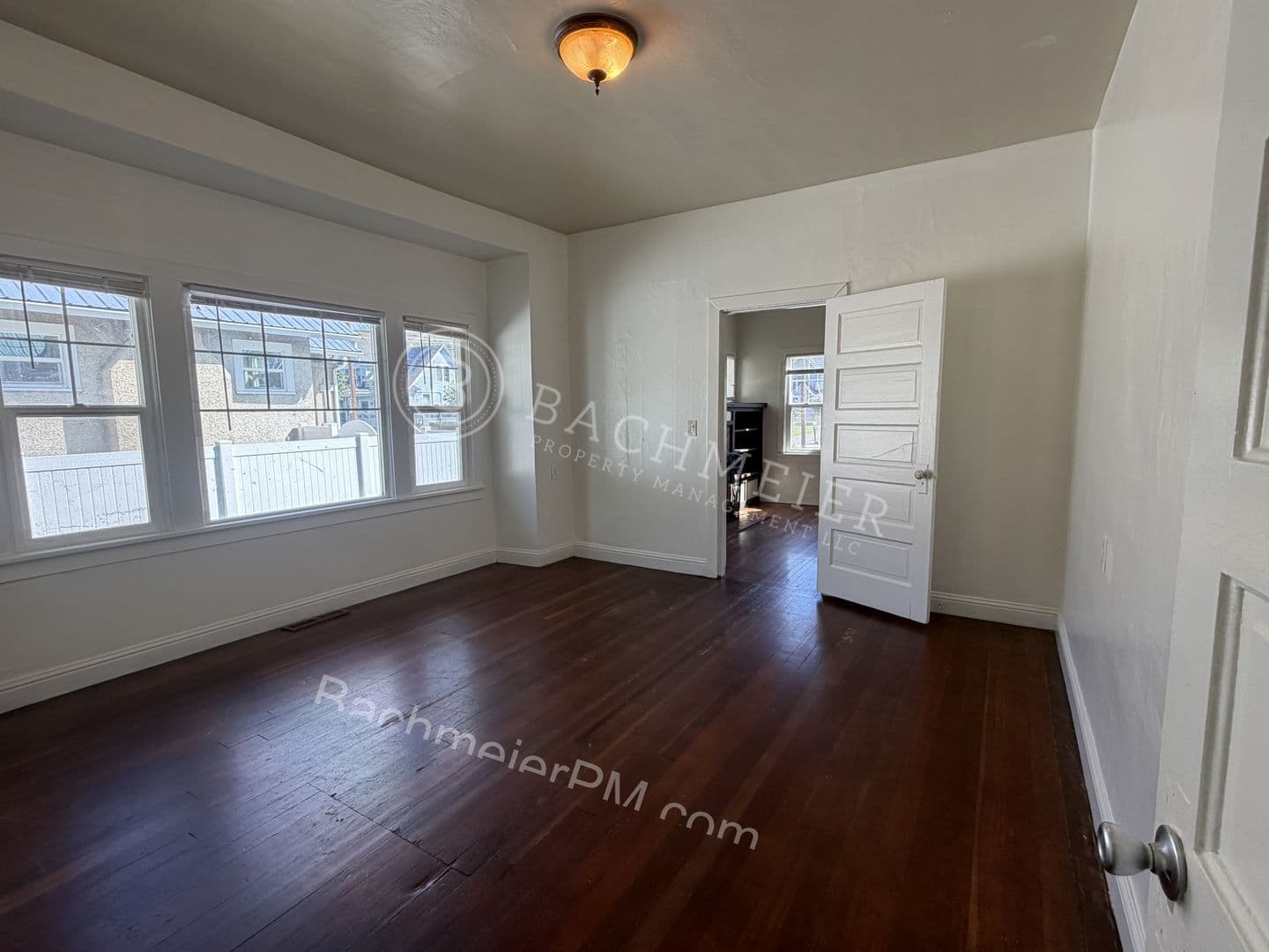 Pendleton Apartment: 119 SE 9th Drive
