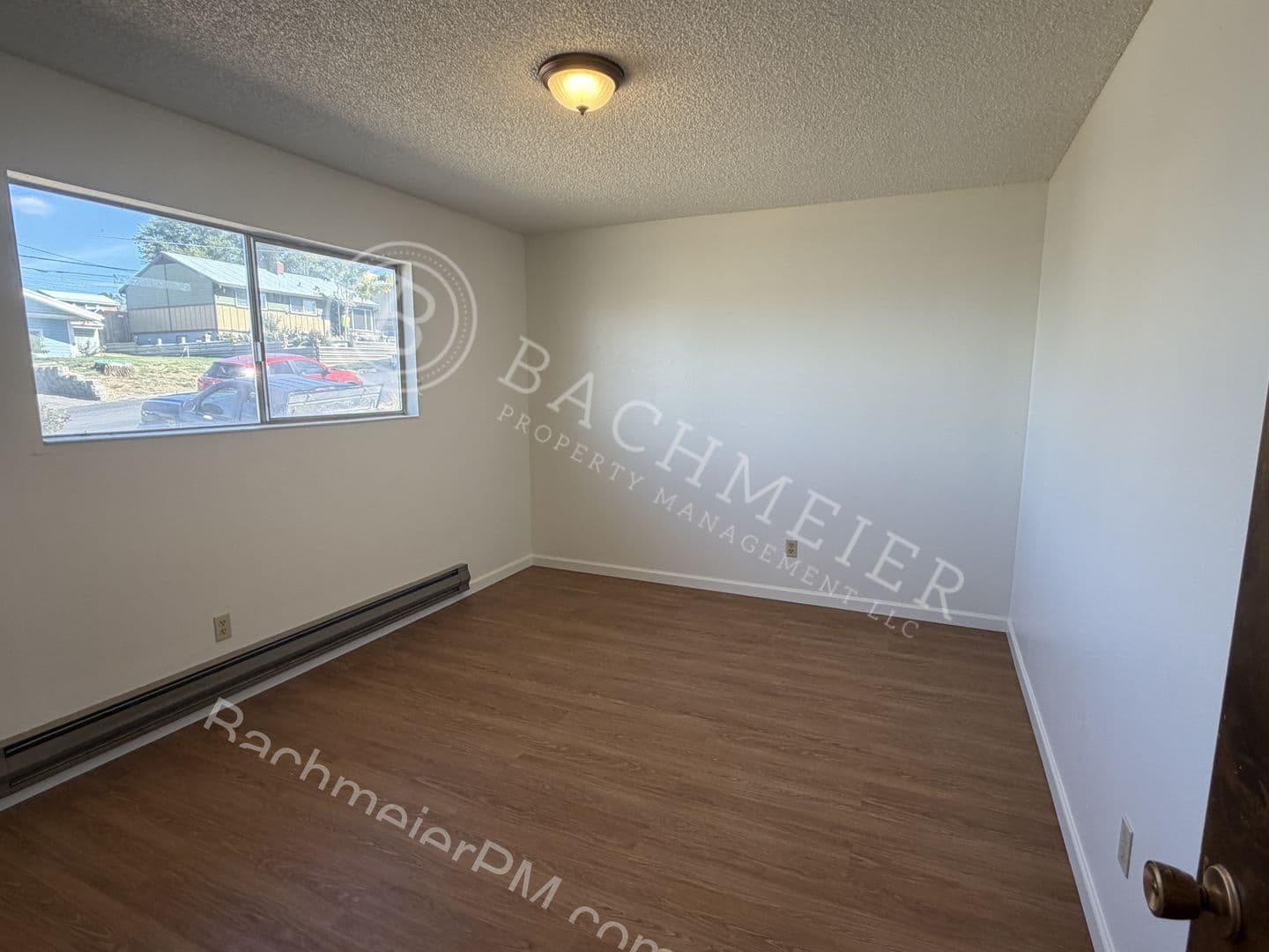 Pendleton Apartment: 707 SE 6th St