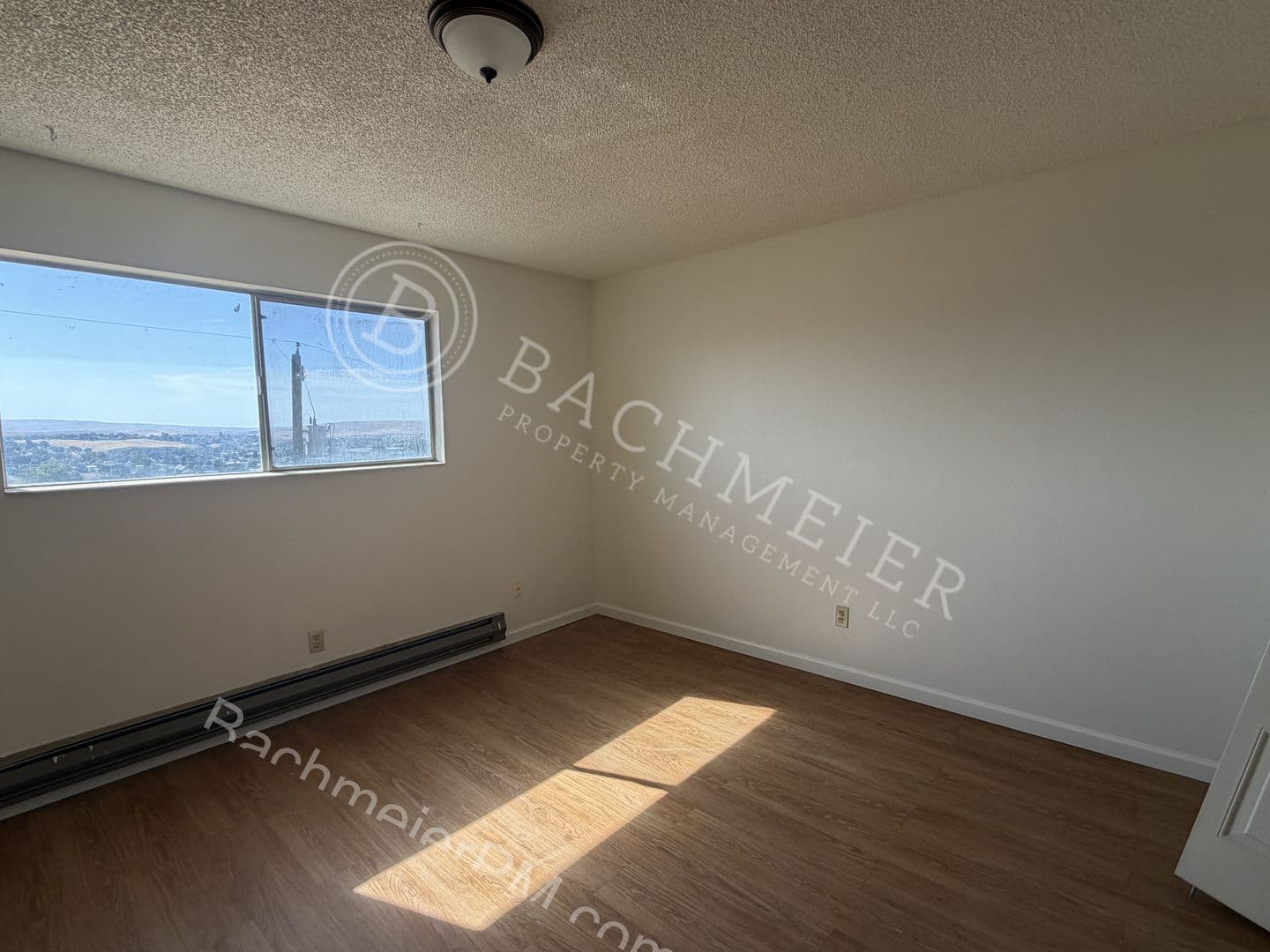 Pendleton Apartment: 707 SE 6th St