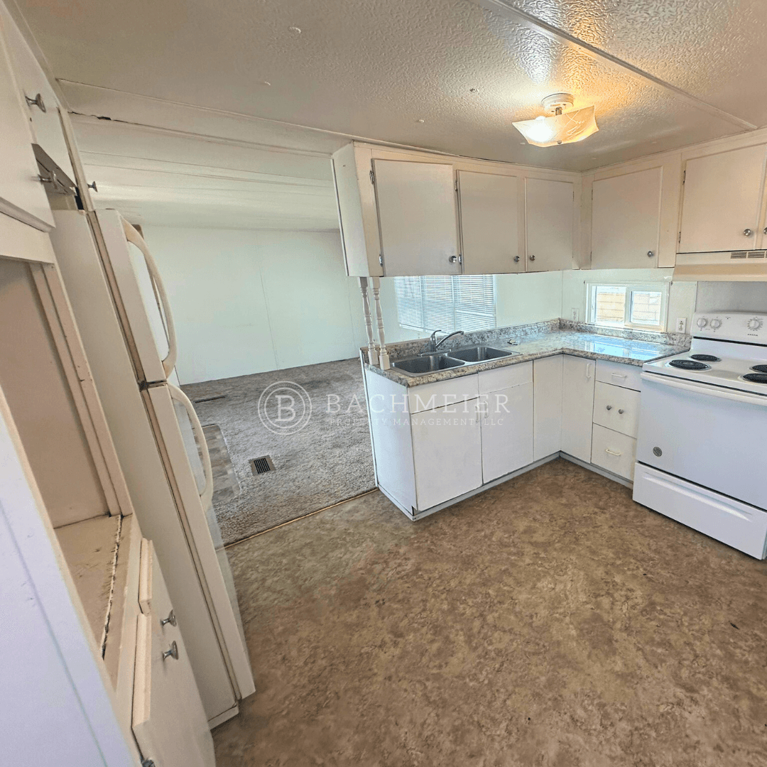 Pendleton Apartment: 2918 NE Riverside