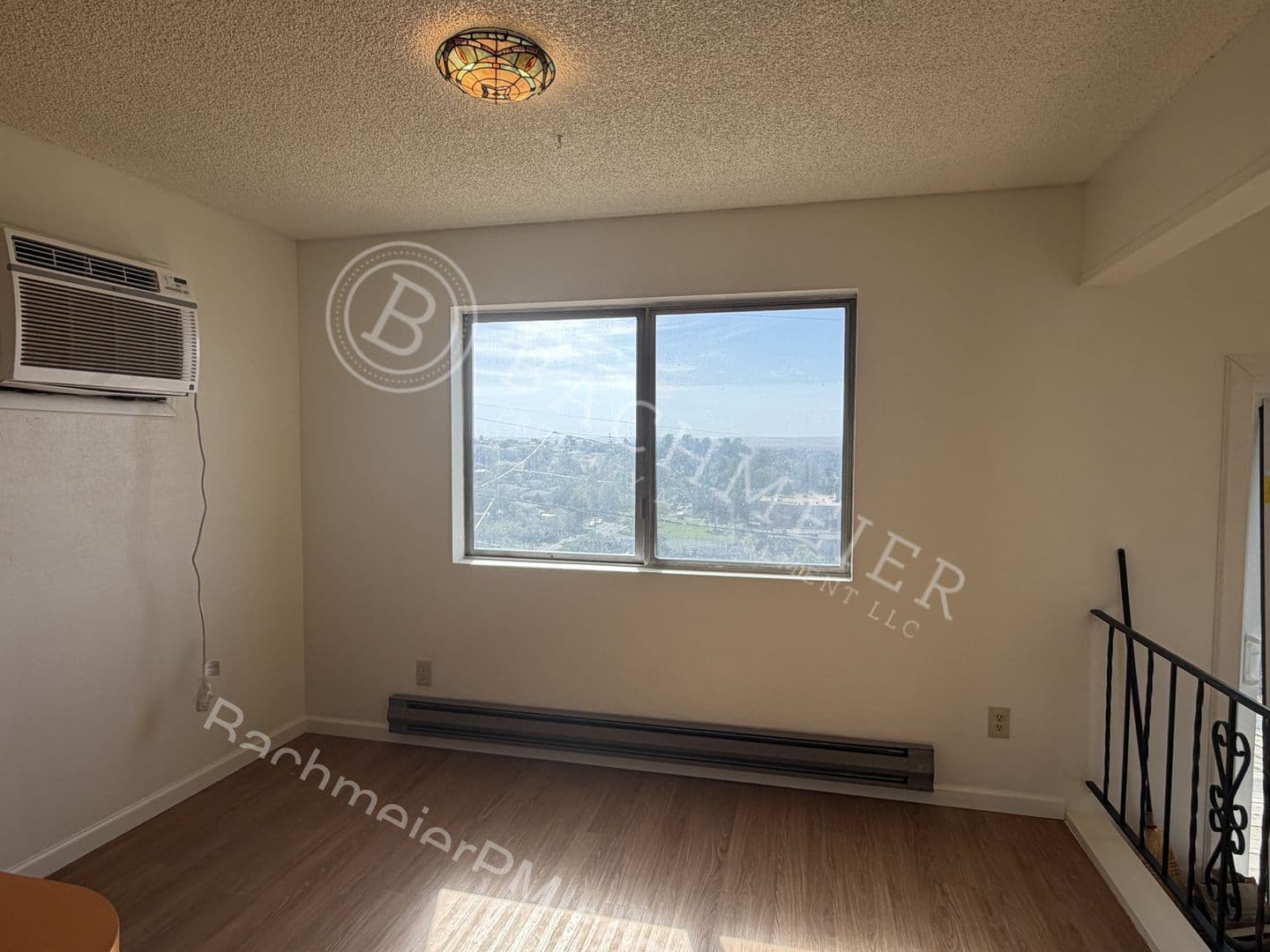 Pendleton Apartment: 707 SE 6th St