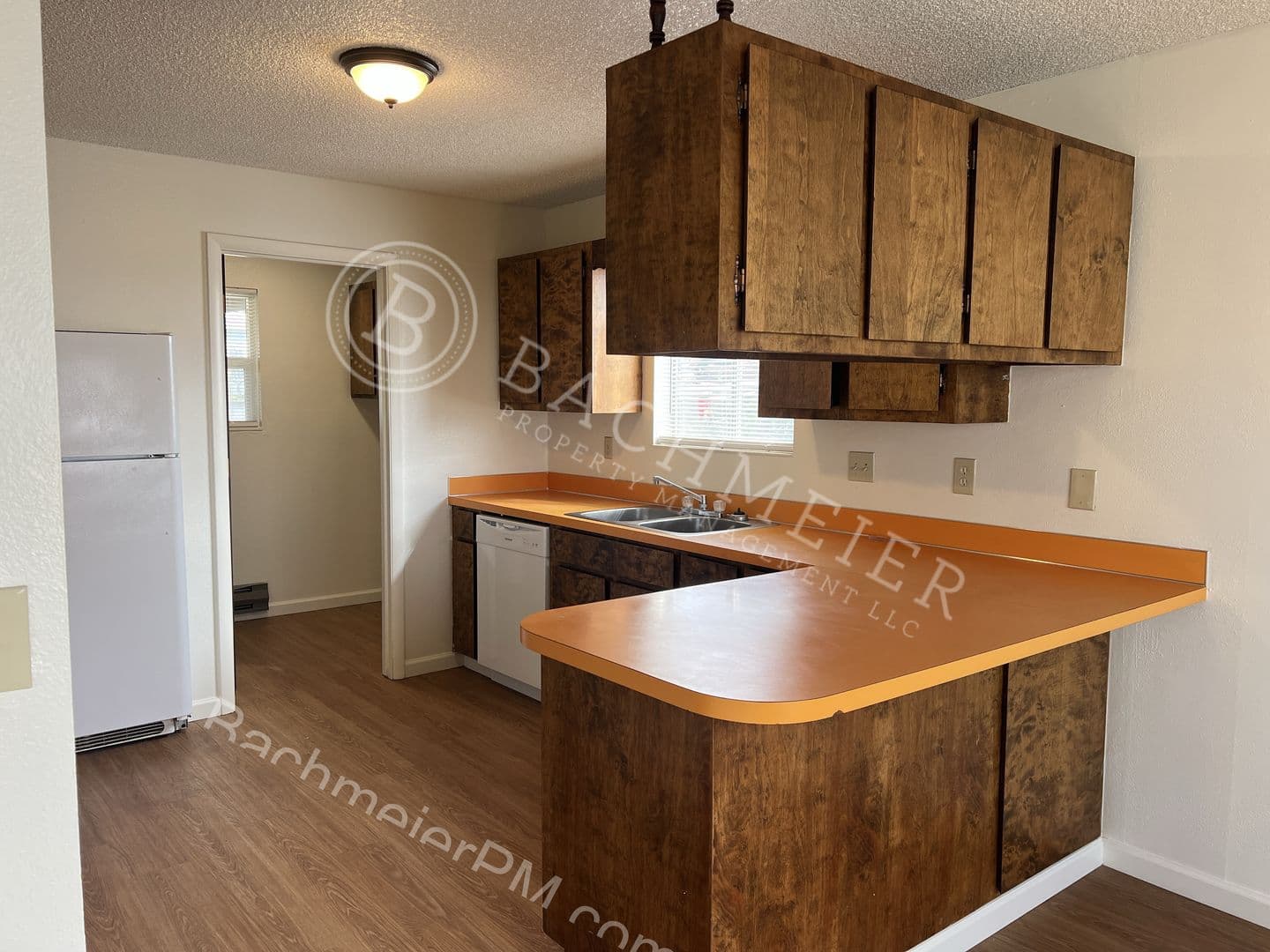 Pendleton Apartment: 707 SE 6th St