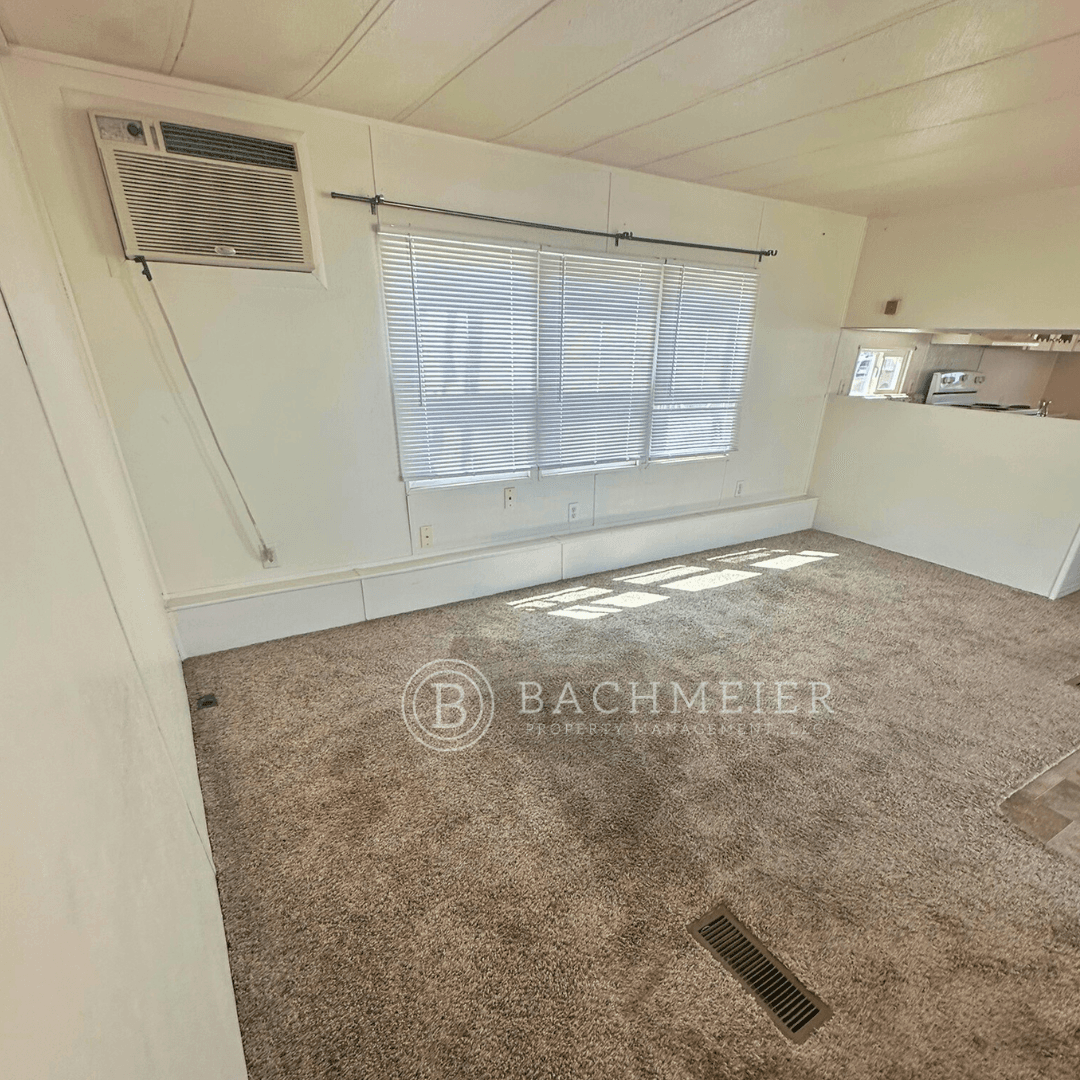 Pendleton Apartment: 2918 NE Riverside