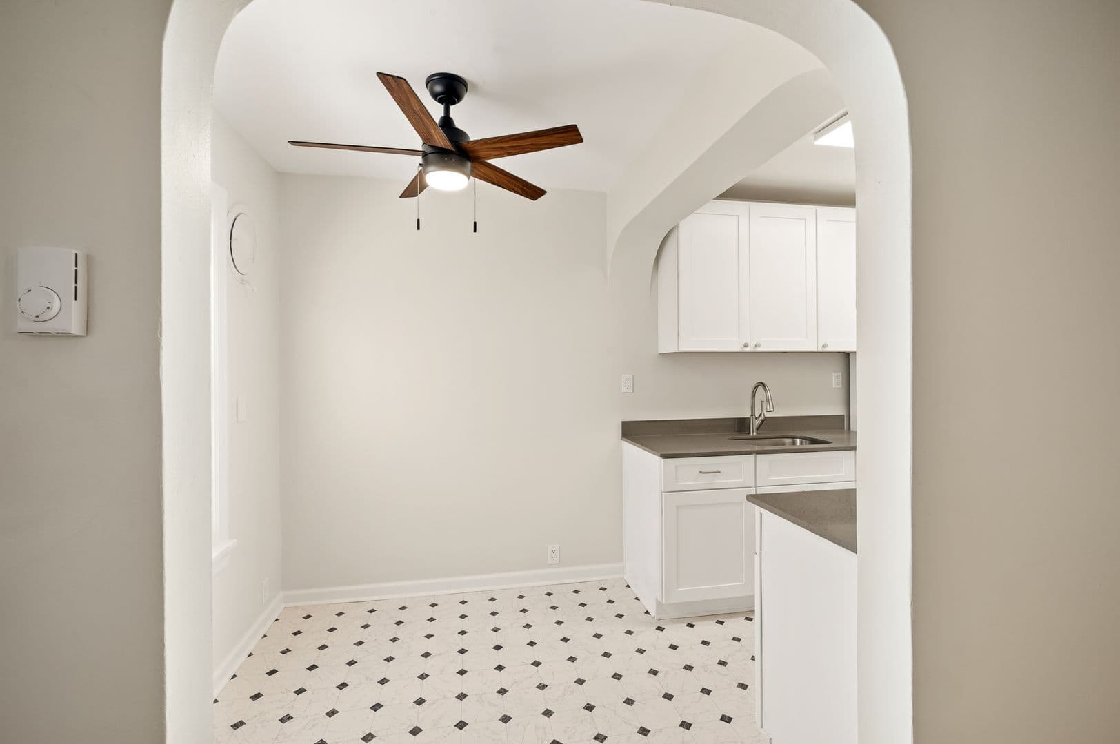 Seattle Apartment: 625 4th Ave. W.