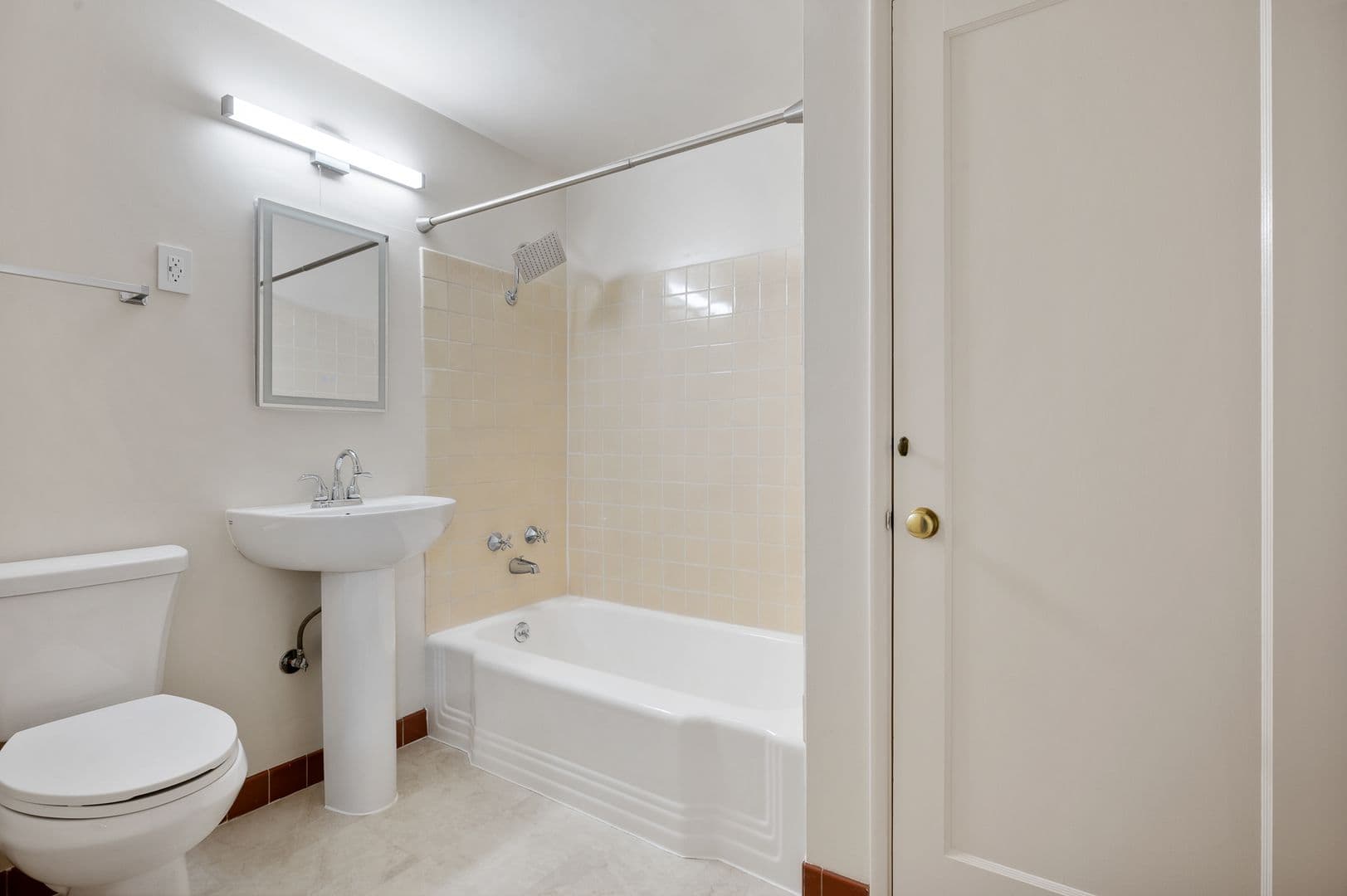 Seattle Apartment: 1206 Queen Anne Ave. N.