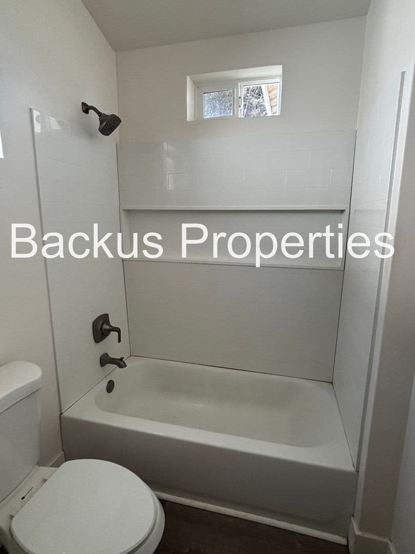 Salinas Apartment: 411 Church St.