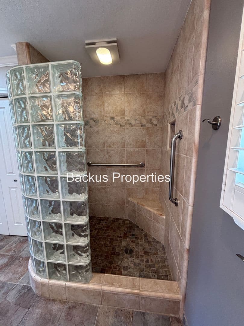 Royal Oaks House: 17240 Tamara Ln.