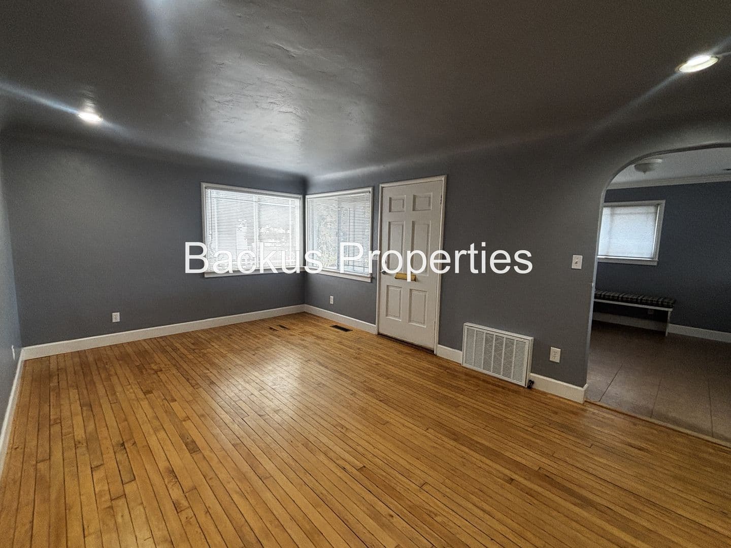 Seaside House: 550 Trinity Ave