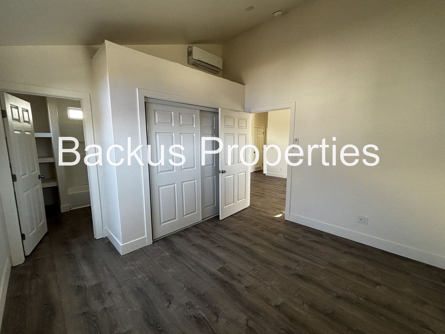 Salinas Apartment: 411 Church St.