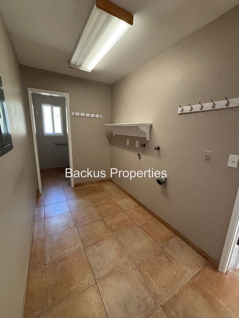 Royal Oaks House: 17240 Tamara Ln.