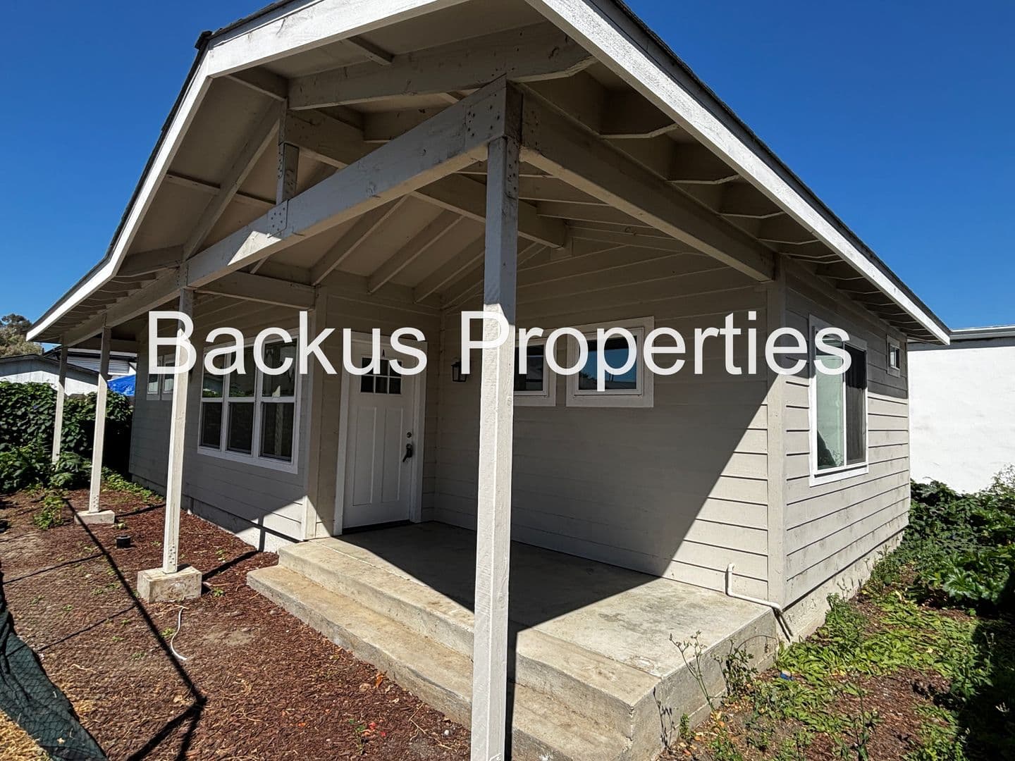 Salinas Apartment: 411 Church St.
