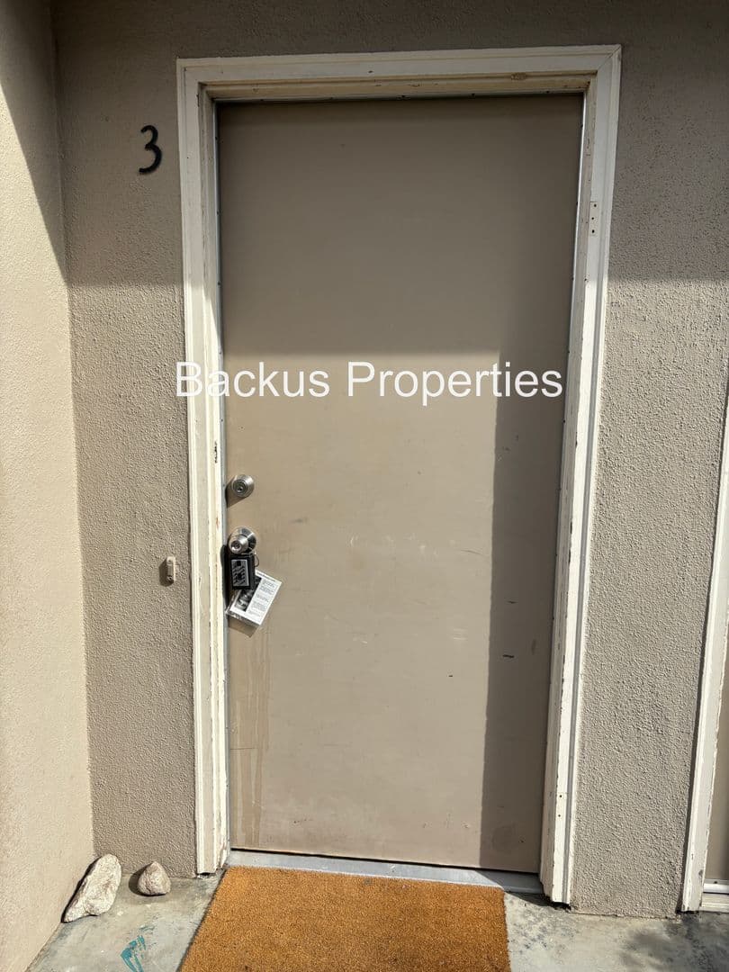 Salinas Apartment: 1040 Lupin Dr.