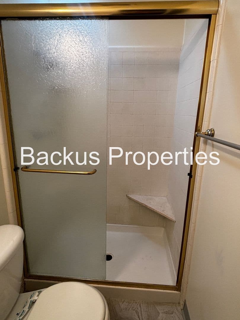 Salinas House: 432 Comanche Wy.