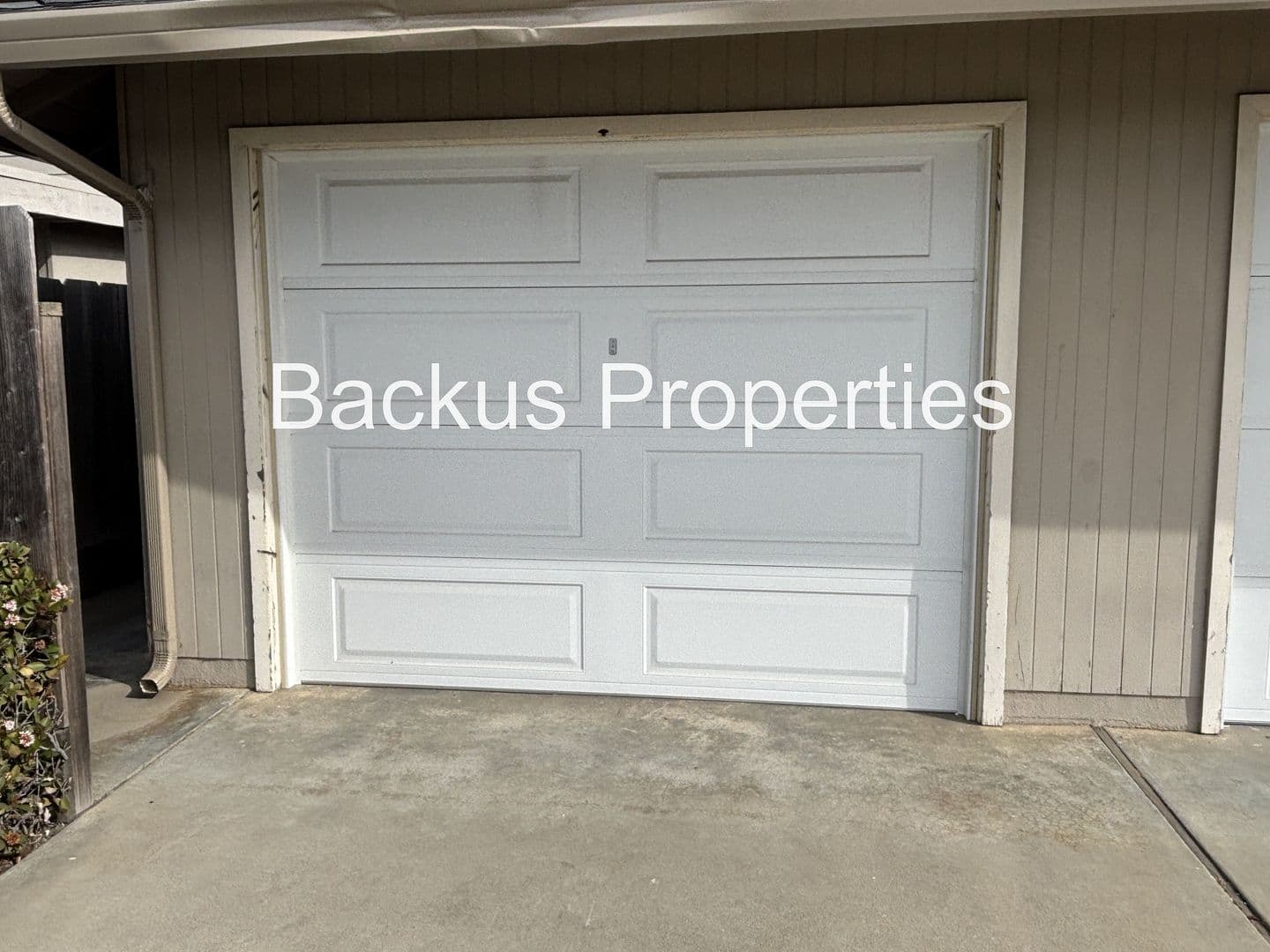 Salinas Apartment: 1040 Lupin Dr.