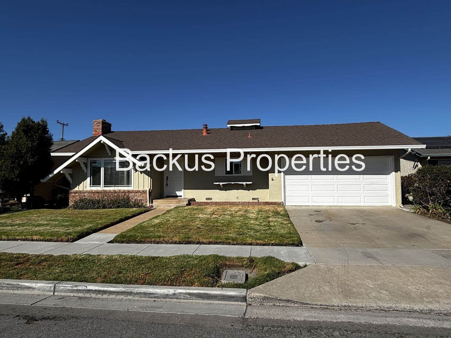 Salinas House: 235 La Mesa Dr.