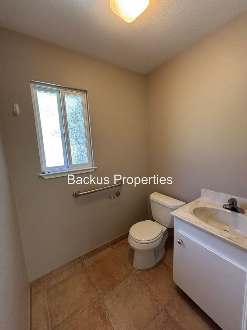 Royal Oaks House: 17240 Tamara Ln.