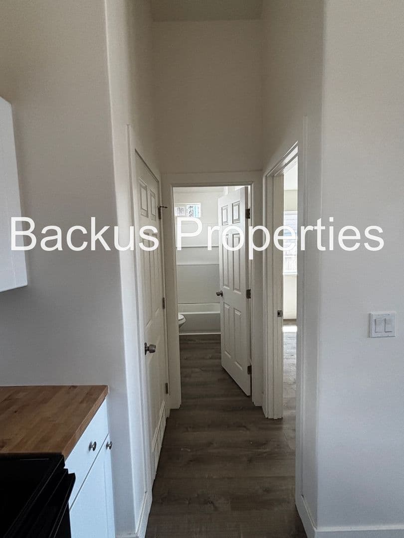 Salinas Apartment: 411 Church St.