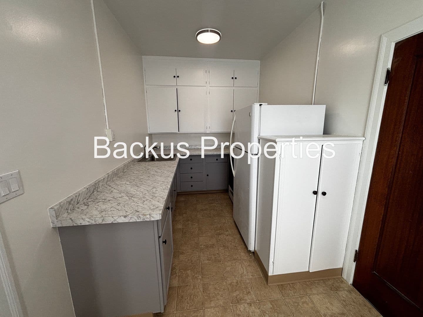 Salinas Apartment: DO NOT PAY BILLS 247 Salinas St.