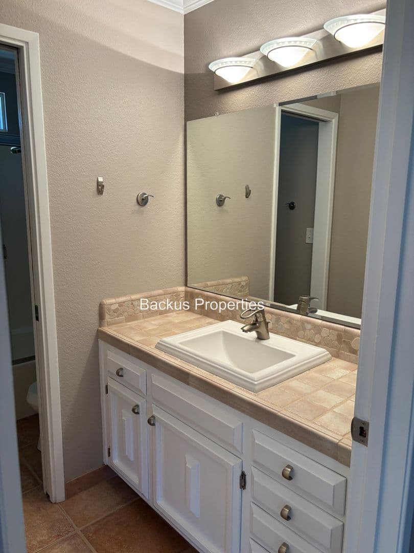 Royal Oaks House: 17240 Tamara Ln.