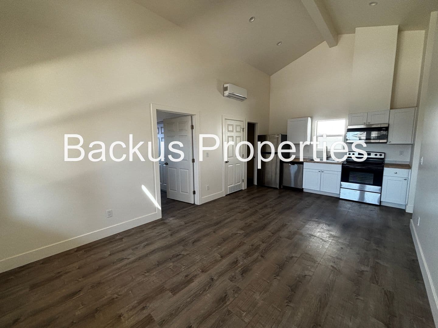Salinas Apartment: 411 Church St.